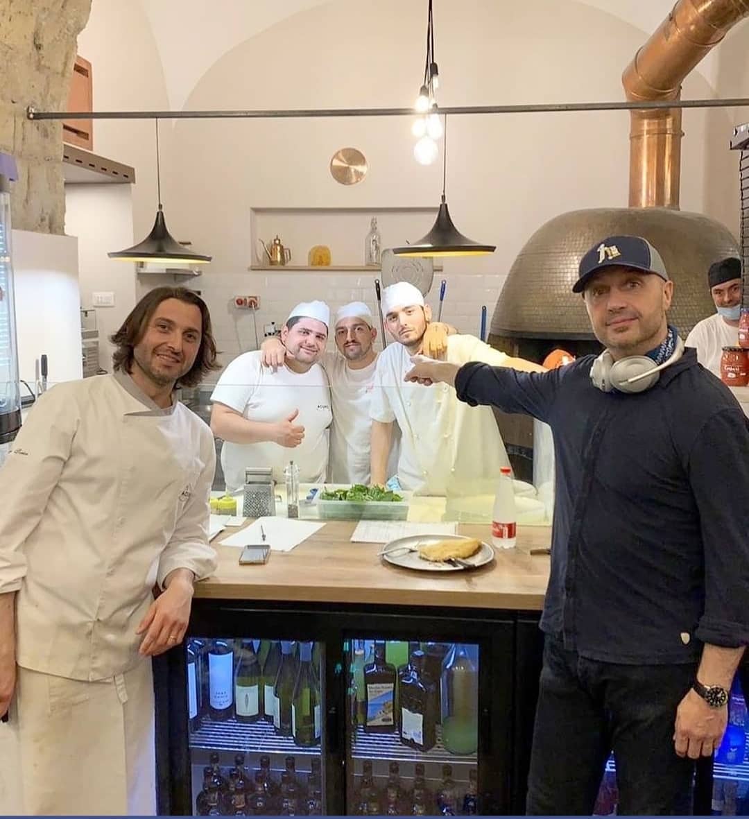Alla Pizzeria Acunzo con il mitico Joe Bastianich