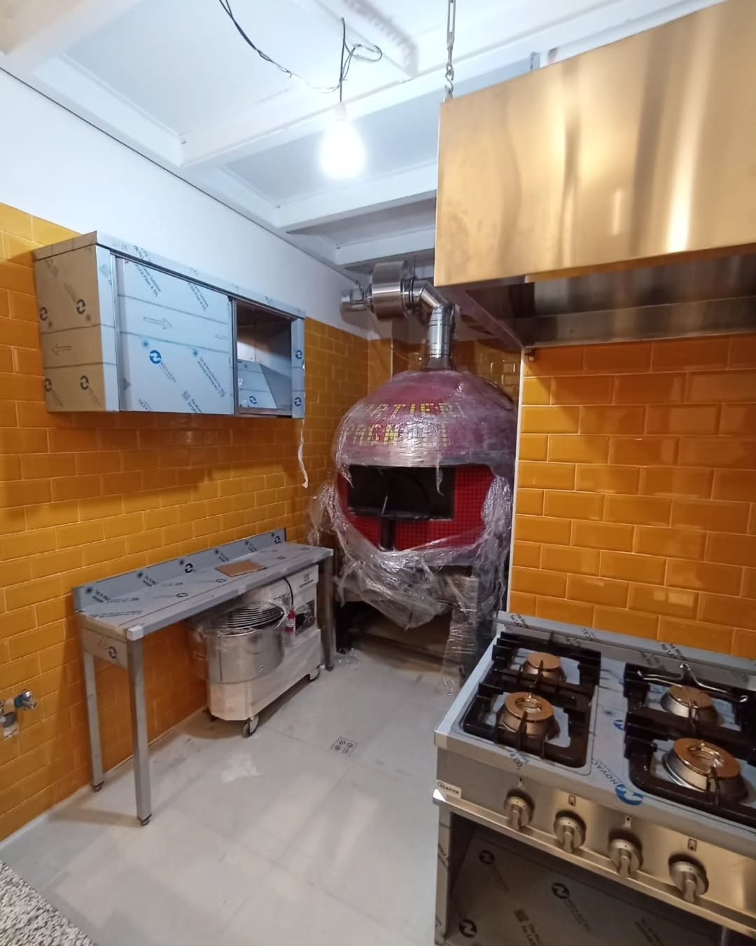 Libro-Pizzeria ai Quartieri Spagnoli